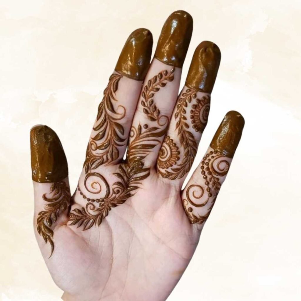 Bold Finger Tips Mehndi Design