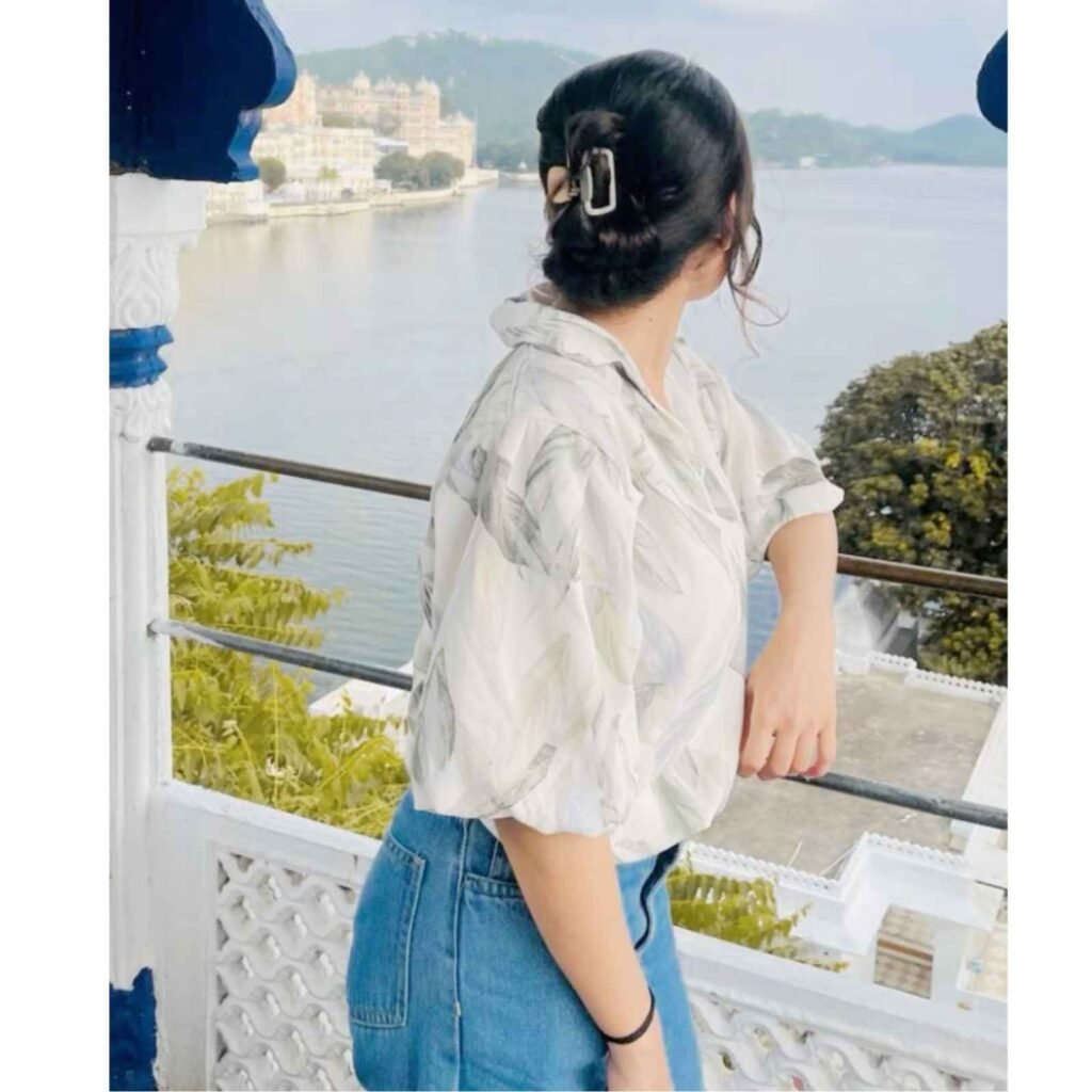 attractive instagram hidden face dp for girls