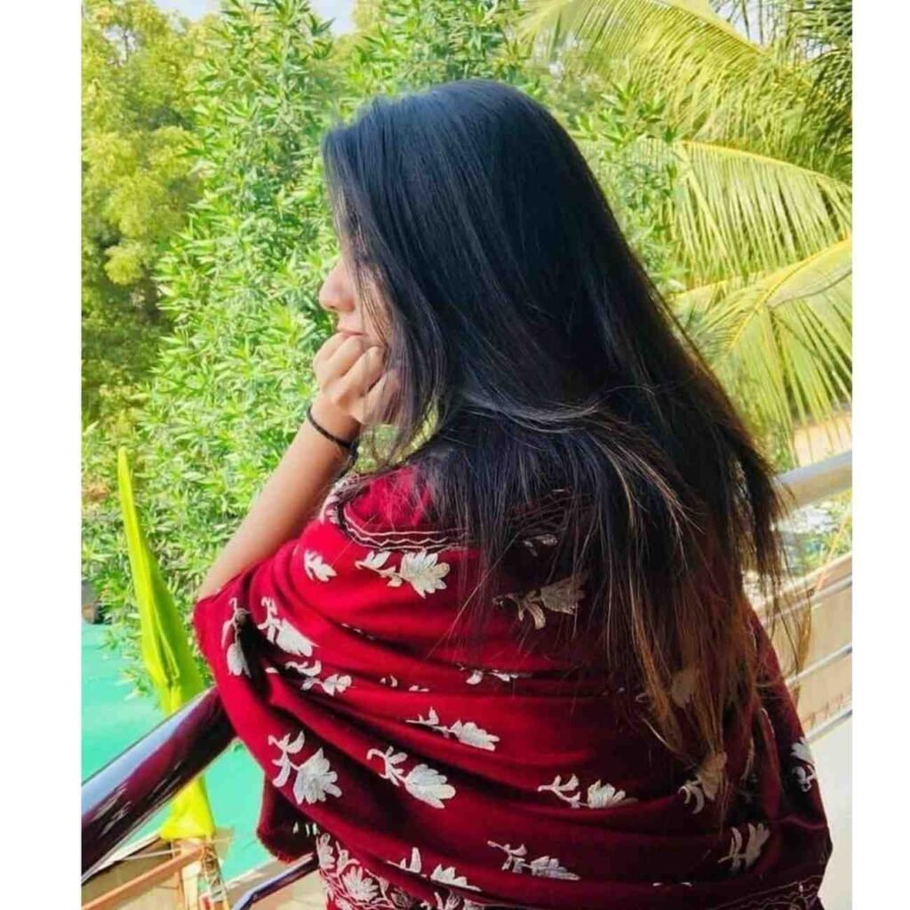 cute girl pic hidden face