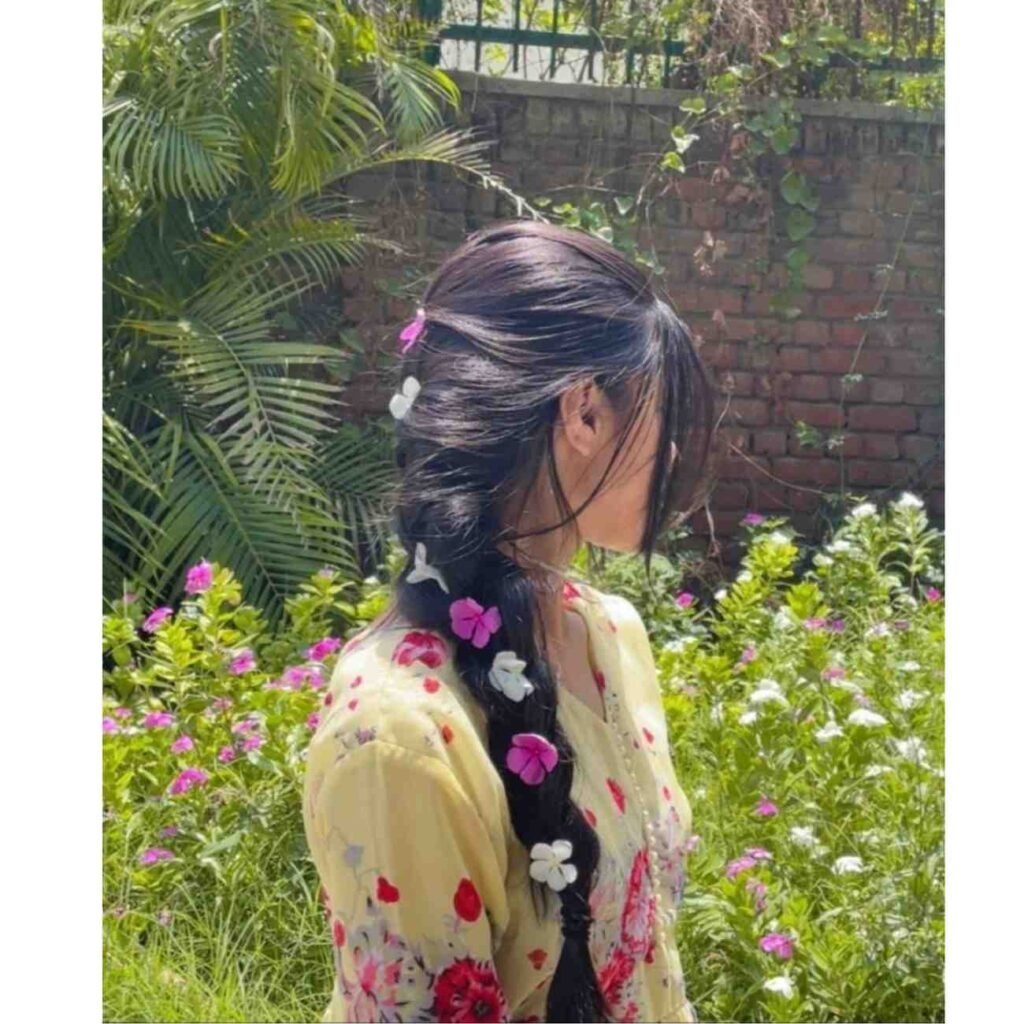 girls pic for instagram hide face