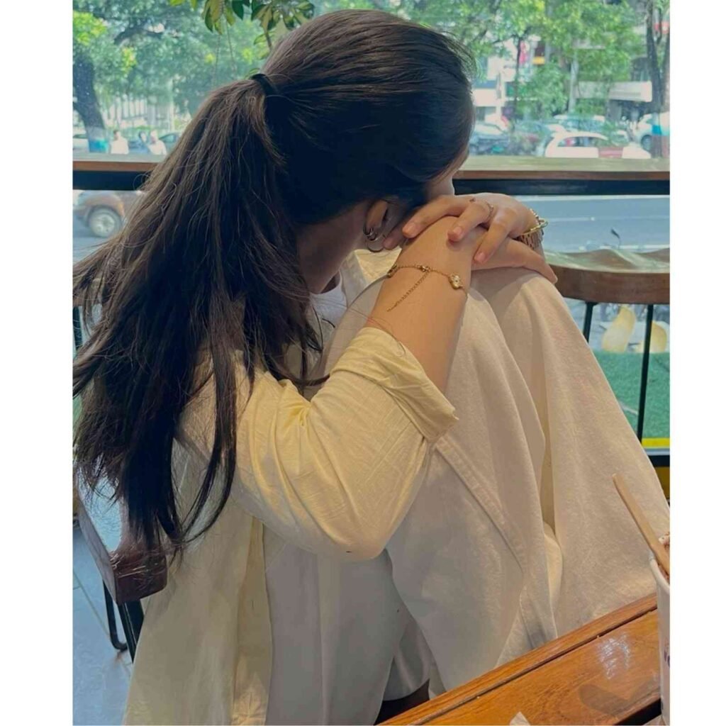 hidden face girl pic