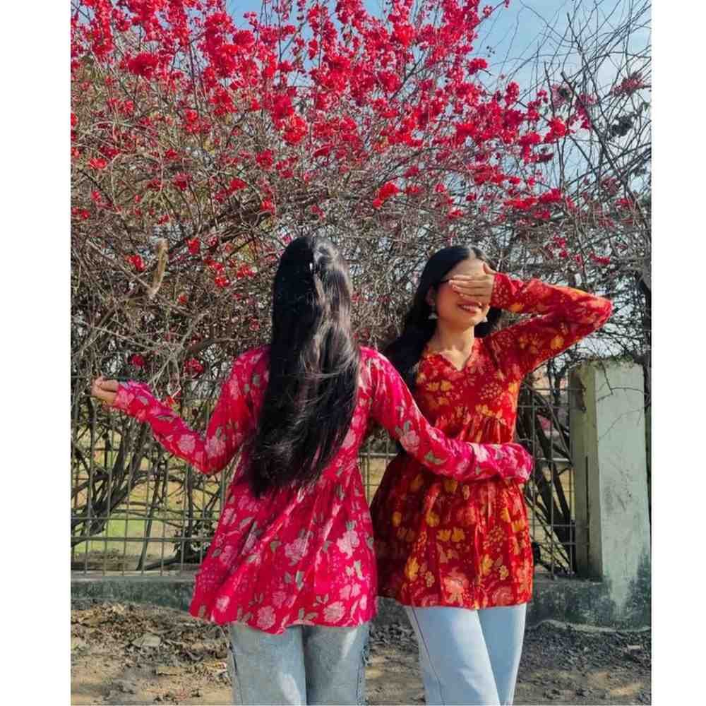 beautiful girl dp hide face