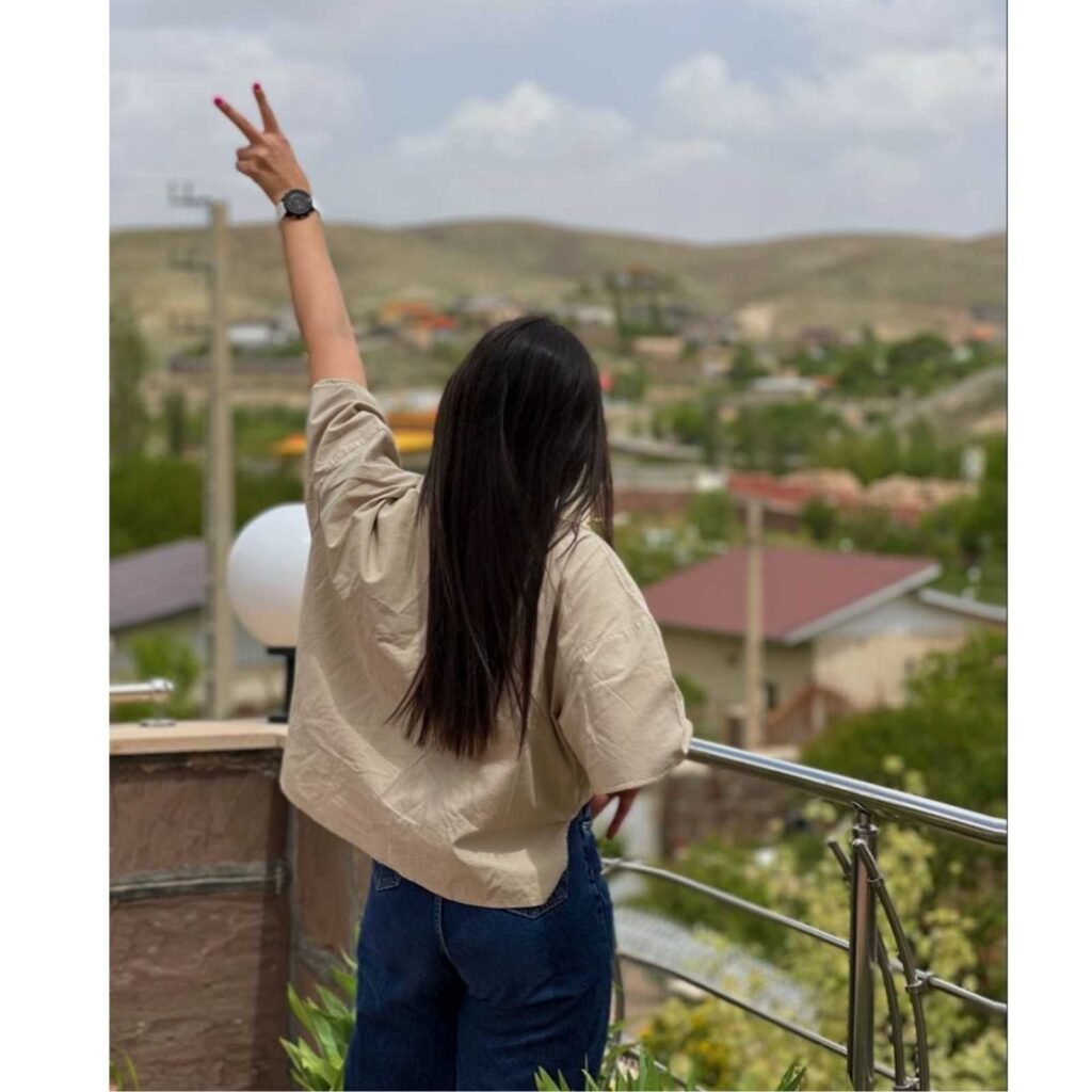 hidden face girl pic