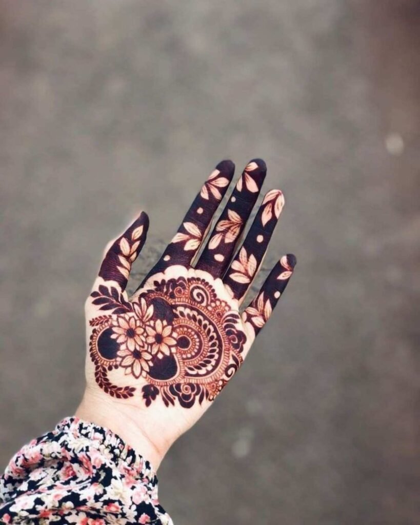 Bold Paisley Palm Mehndi Design