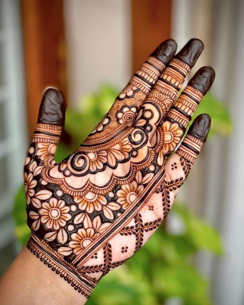 Heavy Leg  Beautiful Rose Mehendi Designs