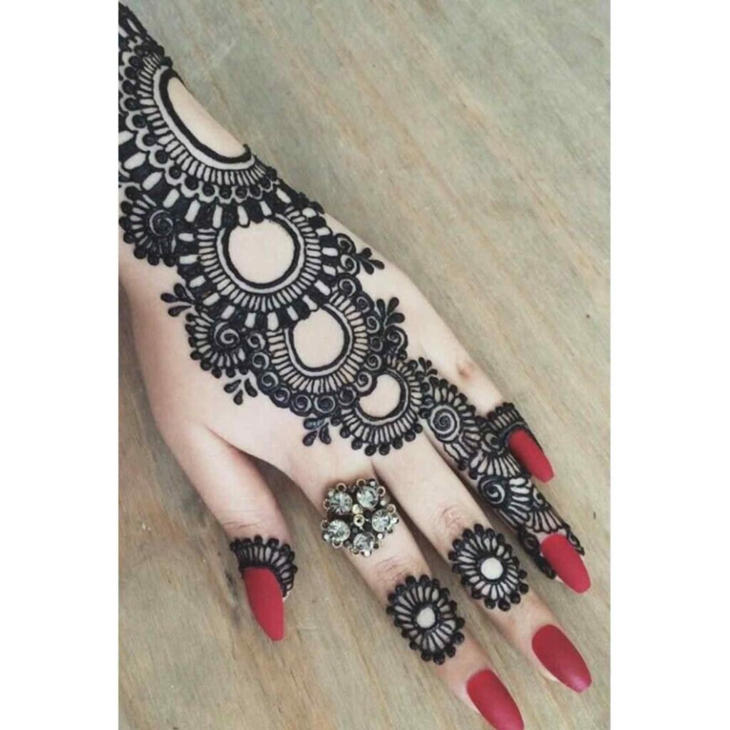 Mirror Frame Mehndi Design