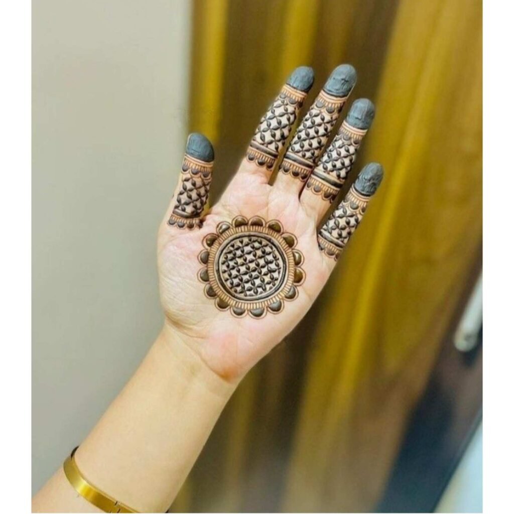 Shaded Mandala Tikki Mehndi Design