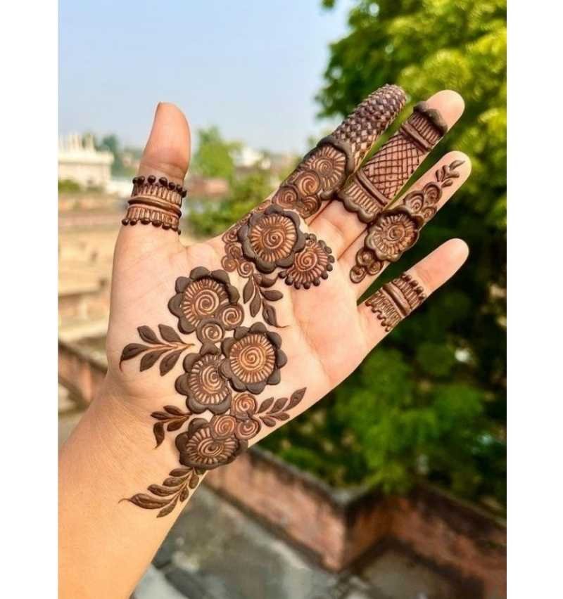 Simple Floral Mehndi Design on Palm and Fingers